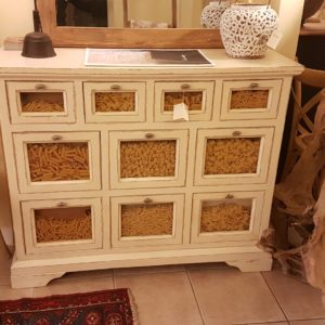 Credenza porta pasta in tiglio massello laccata a mano. Mobili country Siena e Firenze