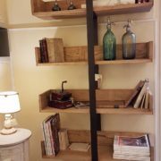 Libreria Libra Nature Design con struttura in metallo invecchiato e mensole in olmo antico massello. Arredamento contemporaneo su misura Siena e Firenze2