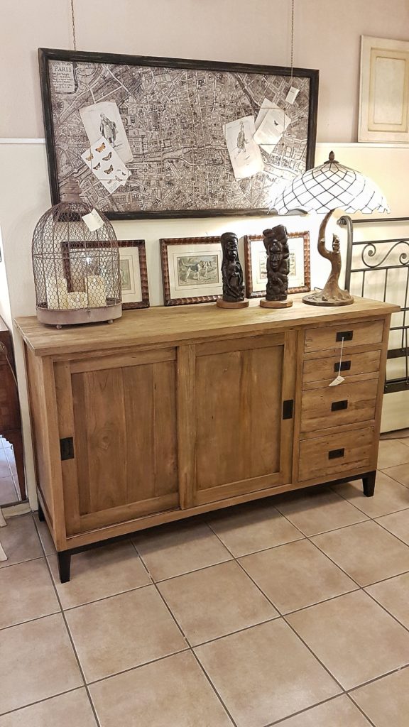 Credenza in legno antico massello quattro cassetti e due ante a scorrere con base in ferro invecchiato. Arredamento contemporaneo su misura Siena e Firenze