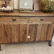 Credenza vintage natural in legno di olmo vecchio.Frontale.Arredamento contemporaneo su misura Siena e Firenze