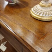 Tavolino consolle in legno di tiglio con cassetto e ripiano. Arredamento contemporaneo Siena e Firenze (2)