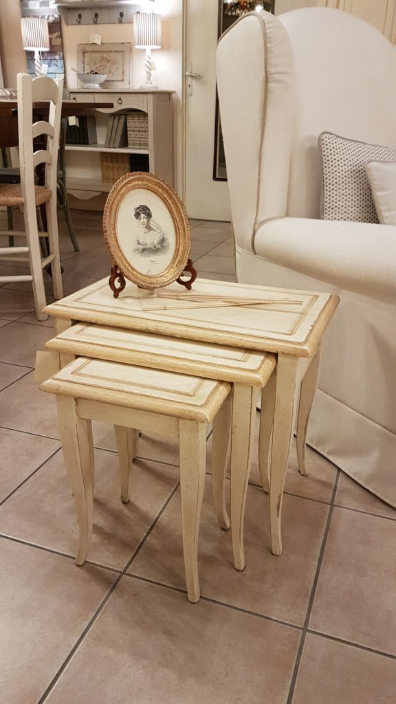Tris di tavolini laccati a mano di forma rettangolare in legno di faggio. Arredamento contemporaneo su misura Siena e Firenze