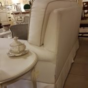 Divano Regent con seduta e schienale a due cuscini. Lo schienale- Arredamento classico contemporaneo Siena e Firenze