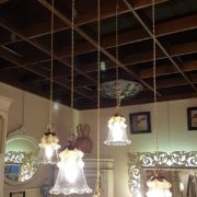 Lampadario a cinque pendenti in cristallo di murano. I pendenti. Arredamento classico contemporaneo Siena e Firenze