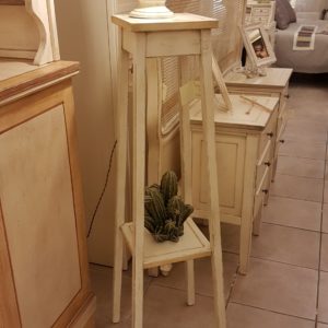 Porta vaso colonna in legno laccato a mano a quattro gambe con piano quadrato. Arredamento classico contemporaneo Siena e Firenze