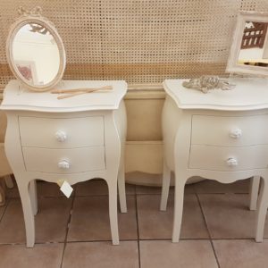 Coppia di tavolini comodini in legno massello di faggio laccati con 2 cassetti.Arredamento classico contemporaneo Siena e Firenze