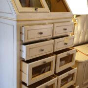 Cassettiera Dispensa Credenza in legno di tiglio laccata a mano.Arredamento classico contemporaneo Siena e Firenze (2)