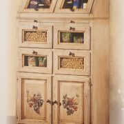 Cassettiera Dispensa Credenza in legno di tiglio laccata a mano.Arredamento classico contemporaneo Siena e Firenze (9)