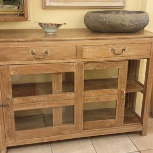 Credenza vetrina antica primi '900 in legno di olmo in finitura naturale. Mobili antichi Siena e Firenze. mobili country Siena e Firenze.