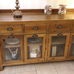 Credenza vetrina in legno di larice antico naturale.Arredamento classico contemporaneo Siena e Firenze