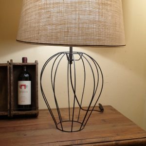 Lampada Mongolfiera con base in ferro e paralume tronco di cono.Arredamento classico contemporaneo Siena e Firenze.