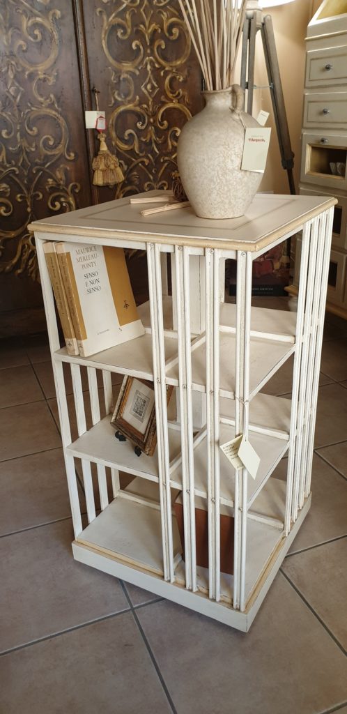 Libreria tavolino comodino laccata a mano. Arredamento classico contemporaneo Siena e Firenze.