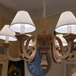 Lampadaraio in legno di larice anticato e leggermente sabbiato.Arredamento classico contemporaneo Siena e Firenze