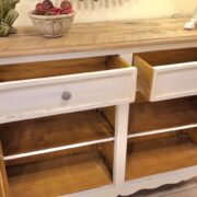 Credenza in legno di olmo laccata a mano con piano naturale in olmo antico. Mobili country Siena e Firenze (6)