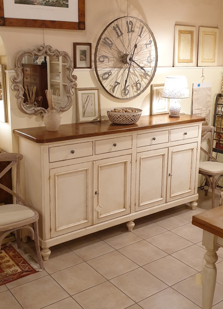 Credenza shabby chic con 4 ante