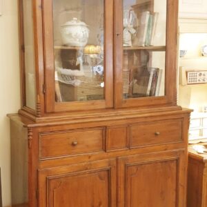 Credenza con alzata a vetrina Toscana in legno di larice antico fine '800. Mobili antichi Siena e Firenze