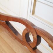 Sedia in legno di noce con seduta imbottita. Particolare decoro . Arredamento classico contemporaneo Siena e Firenze