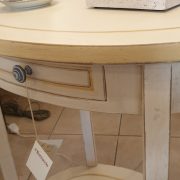 Tavolino ovale in legno di tiglio laccato a mano. Arredamento classico contemporaneo Siena e Firenze (5)