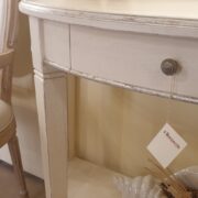Consolle a mezza luna in legno di ciliegio laccata a mano in bianco antico e foglia argento. Arredamento classico contemporaneo Siena e Firenze 2
