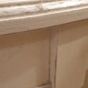 Consolle a mezza luna in legno di ciliegio laccata a mano in bianco antico e foglia argento. Arredamento classico contemporaneo Siena e Firenze 3