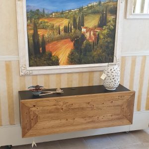 Porta TV con anta in legno di larice antico. Arredamento classico contemporaneo Siena e Firenze