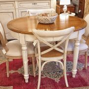 Tavolo ovale alllungabile in legno di ciliegio in finitura bicolore. Frontale. Arredamento classico contemporaneo Siena e Firenze