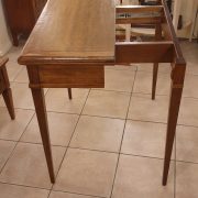 Consolle tavolo in legno di ciliegio anticato apribile. Apertura in corso. Arredamento classico contemporaneo Siena e Firenze