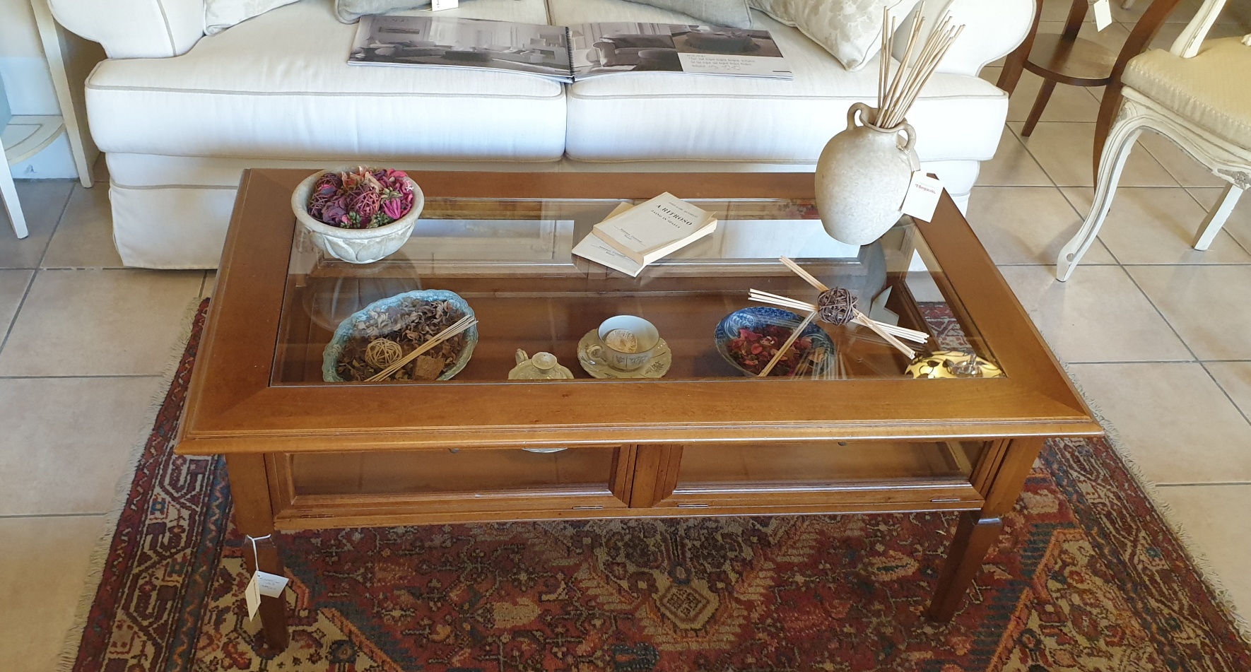 Tavolino da touletta in piccola scala Fanlux tavolo Albania