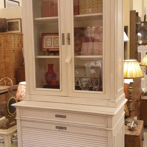 Vetrina-Libreria in legno di noce con serrandina laccata anticata a mano fine '800. Mobili antichi Siena e Firenze