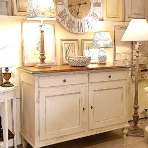 Credenza in legno di tiglio massello laccata a mano in finitura bicolore. Arredamento classico contemporaneo Siena e Firenze.