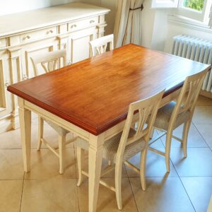 Tavolo-rettaangolare-con-piano-in-ciliegio-e-base-laccata.-Arredamento-classico-contemporaneo-Siena-e-Firenze-300x300
