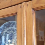 Credenza con alzata a vetrina toscana antica fine '800i n legno di larice naturale. Mobili antichi Siena e Firenze (9)