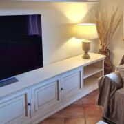 Porta Tv in legno di ciliegio laccato anticato a mano. Arredamento classico contemporaneo Siena e Firenze 11