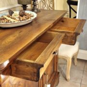 Credenza in legno di noce massello antica Luigi Filippo Cappuccina metà '800. I cassetti. Mobili antichi Siena e Firenze.