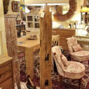 Lampada piantana ricavata da trave antica in legno di teak (2)