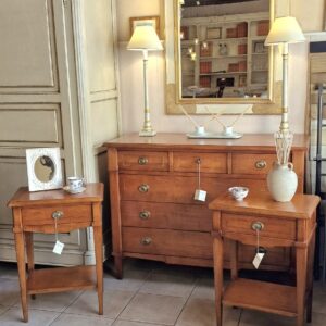 Comò sei cassetti e comodini in legno di ciliegio intarsiato con Bois de rose lucidato a tampone. Arredamento contemporaneo su misura Siena e Firenze