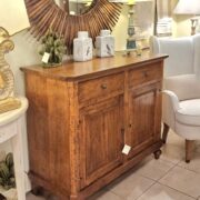 Credenza Toscana in legno di tiglio massello 2 ante e 2 cassetti spazzolata anticata. Arredamento classico contemporaneo Siena e Firenze (2)