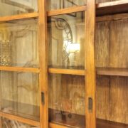 Libreria Coloniale antica in legno di teak con ante scorrevoli primi '900. Mobili antichi Siena e Firenze (5)