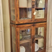 Vetrina antica in legno di olmo a 4 ante a vetro primi '900. Mobili antichi Siena e Firenze (2)