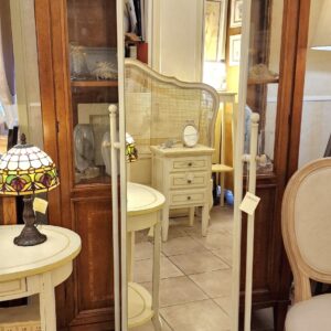 Specchiera da terra basculante in ferro battuto. Arredamento classico contemporaneo su misura Siena e Firenze.