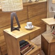Comò e Comodini in legno di tiglio massello in finitura spazzolato naturale. Arredamento classico contemporaneo su misura Siena e Firenze (5)