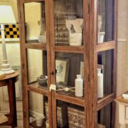 Vetrina antica in legno di olmo primi '900 in finitura decapè. Mobili antichi Siena e Firenze (2)