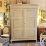 Armadio Toscano antico metà '800 in legno di abete con trible bugne diamantate. Mobili antichi Siena e Firenze. (2)