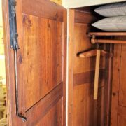 Armadio Toscano antico metà '800 in legno di abete con triple bugne diamantate. Mobili antichi Siena e Firenze (14)