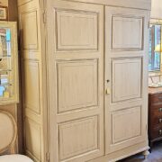 Armadio Toscano antico metà '800 in legno di abete con triple bugne diamantate. Mobili antichi Siena e Firenze (3)