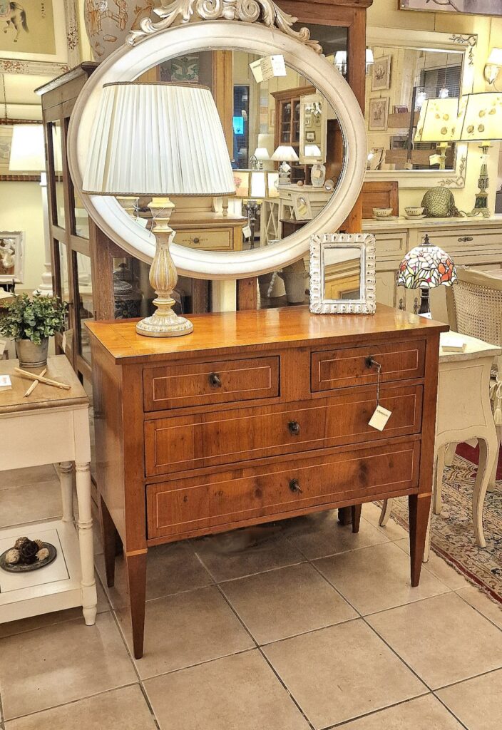 Cassettone Toscano in legno di ciliegio metà '700. Mobili antichi Siena e Firenze.