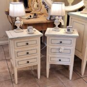 Comò e comodini in legno di tiglio Luigi XVI laccati a mano. Arredamento classico contemporaneo Siena e Firenze (12)