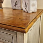 Comò Toscano in legno di tiglio massello bicolore a tre cassetti. Arredamento classico contemporaneo Siena e Firenze (3)