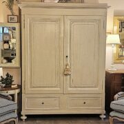 Armadio Toscano antico in legno di abete laccato anticato a mano grigio tortora chiaro. Mobili antichi Siena e Firenze (13)