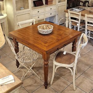 Tavolo Toscano in legno di noce nazionale massello anticato piallato a mano piano filetto intarsiato Bois de Rose. Arredamento classico contemporaneo Siena e Firenze.